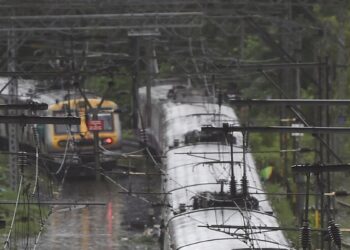 ठाणे-डोंबिवली में 10 घंटे तक नहीं चलेंगी लोकल ट्रेनें, सेंट्रल रेलवे ने दी जानकारी