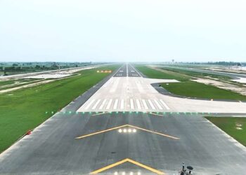 नोएडा एयरपोर्ट का रनवे तैयार, लेकिन उड़ानों पर अब भी सस्पेंस! अड़चनें दूर करने के लिए 20 अप्रैल को मंथन करेंगे बोर्ड के सदस्य