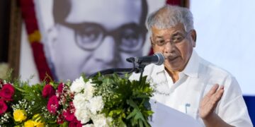 प्रकाश आंबेडकर ने दल-बदल कानून के फ्रेमवर्क पर सवाल उठाए, कहा- ‘इस पर फिर से विचार करने की जरूरत’