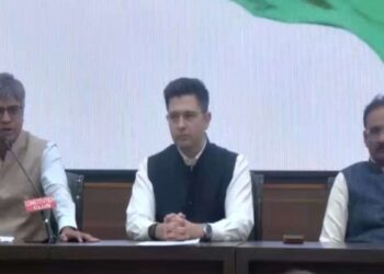 AAP संसदीय दल में टूट! राघव चड्ढा बोले- हमारे साथ पार्टी के दो-तिहाई सांसद