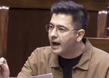 राज्यसभा के उपनेता पद से हटने पर बोले राघव चड्ढा- ‘आम आदमी पार्टी मेरी आवाज दबाने की कोशिश कर रही’