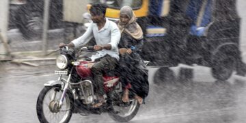 मौसम विभाग ने दी गुड न्यूज, दिल्ली समेत कई राज्यों में अगले 3 दिन तक होगी बारिश, आंधी और तूफान के भी आसार