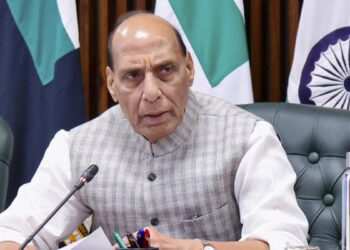 रक्षा मंत्री राजनाथ सिंह का जर्मनी दौरा, 6 अत्याधुनिक पनडुब्बियों पर हो सकती है 70 हजार करोड़ की डील