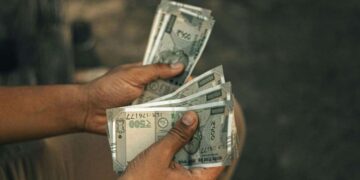 DA Hike: सरकारी कर्मचारियों और पेंशनर्स की बल्ले बल्ले! कैबिनेट ने 2% महंगाई भत्ता बढ़ोतरी को दी मंजूरी