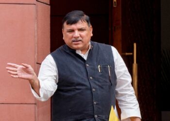 राघव चड्ढा समेत AAP के 7 सांसदों ने छोड़ी पार्टी, भड़के संजय सिंह; बोले-‘पंजाब में शुरू हुआ ऑपरेशन लोटस’