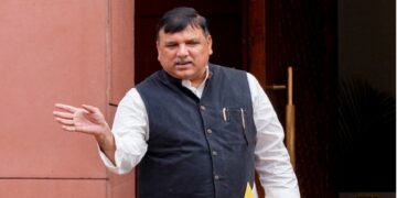 राघव चड्ढा समेत AAP के 7 सांसदों ने छोड़ी पार्टी, भड़के संजय सिंह; बोले-‘पंजाब में शुरू हुआ ऑपरेशन लोटस’