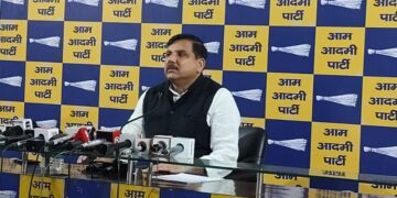 ‘पहले इस्तीफा दीजिए, फिर जहां जाना है जाइए’, AAP के बागी सांसदों को संजय सिंह का साफ संदेश