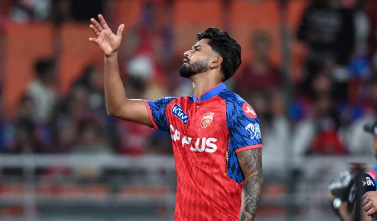 Punjab Kings के कप्तान Shreyas Iyer को लगा तगड़ा झटका, IPL ने Slow Over Rate पर ठोका 12 लाख का Fine