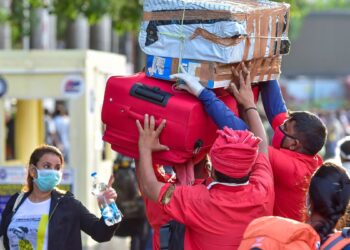 ट्रेन में कितना सामान ले जा सकते हैं यात्री, देखें 1A, 2A, 3A और SL बोगी के नियम