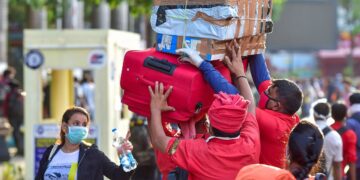 ट्रेन में कितना सामान ले जा सकते हैं यात्री, देखें 1A, 2A, 3A और SL बोगी के नियम