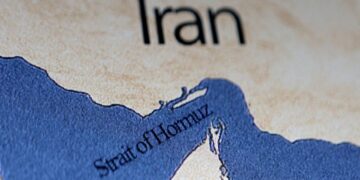 होर्मुज संकट से भारत की अर्थव्यवस्था पर मंडरा रहा बड़ा खतरा, क्या फिर से मंहगाई तोड़ देगी आम आदमी की कमर?