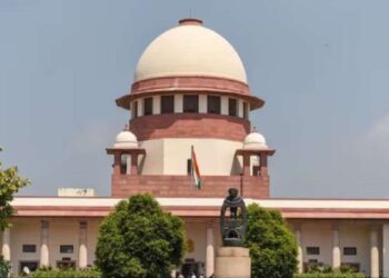 Supreme Court road safety order India, national highway rules India, highway parking ban India देश में बढ़ते सड़क हादसों पर सुप्रीम कोर्ट सख्त, कई नए नियम लागू करने के दिए आदेश