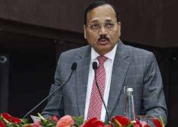 ‘अब ठग बंदूक नहीं, मोबाइल से वार कर रहे हैं’, साइबर अपराध पर CJI ने जताई चिंता
