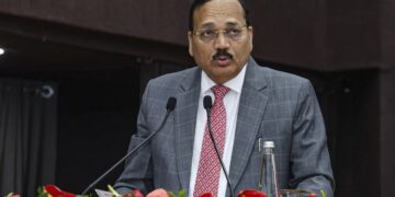 ‘अब ठग बंदूक नहीं, मोबाइल से वार कर रहे हैं’, साइबर अपराध पर CJI ने जताई चिंता