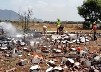 तमिलनाडु की एक और पटाखा फैक्ट्री में ब्लास्ट, दरवाजा खुलते ही 2 मजदूरों के उड़े परखच्चे