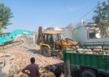 ऊधम सिंह नगर में अवैध धार्मिक संरचनाओं पर चला बुलडोजर, प्रशासन की बड़ी कार्रवाई