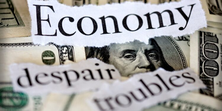 US Economy: सुपरपावर पर संकट के बादल! क्या युद्ध का बोझ अमेरिका की अर्थव्यवस्था को तोड़ देगा?