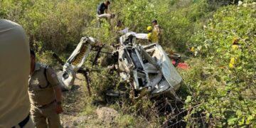 उत्तराखंड में दर्दनाक हादसा: टिहरी गढ़वाल में गहरी खाई में गिरा वाहन, 8 लोगों की मौत, अंतिम संस्कार से लौट रहे थे