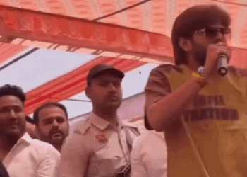 मासूम शर्मा ने फिर स्टेज से गालियां दीं,VIDEO:देहरादून शो में बोले- गुंडा मारने आया, मैंने उसे कहा, हरियाणा छोड़कर यहां आ