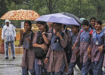 आंधी-बारिश के बाद आज कैसा रहेगा दिल्ली का मौसम, कब तक होगी बारिश? जानें अन्य राज्यों का Weather अपडेट