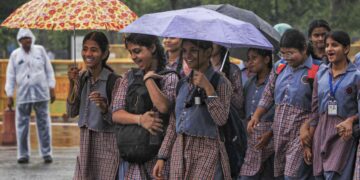 आंधी-बारिश के बाद आज कैसा रहेगा दिल्ली का मौसम, कब तक होगी बारिश? जानें अन्य राज्यों का Weather अपडेट