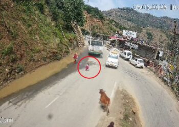 शिमला में दिल दहला देने वाला हादसा, एक पल की लापरवाही और मां की आंखों के सामने कुचली गई मासूम