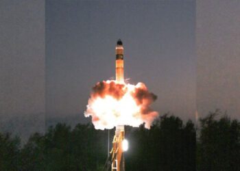 भारत के दुश्मनों की आई शामत! DRDO ने जिस एडवांस अग्नि मिसाइल का टेस्ट किया, जानें उसकी खासियत