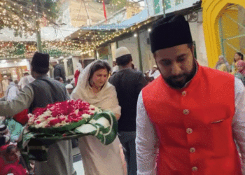कुनिका सदानंद ने दरगाह वाले वीडियो पर रिएक्ट किया:भागवत कथा में जाने का वीडियो शेयर कर कहा- मजार, मंदिर, चर्च, गुरुद्वारे सभी जगह जाती हूं