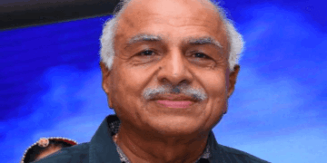 फिल्म प्रोड्यूसर आरबी चौधरी की सड़क हादसे में मौत:ब्यावर-पिंडवाड़ा रोड पर टकराई कार, बेटा जीवा भी साउथ का मशहूर एक्टर