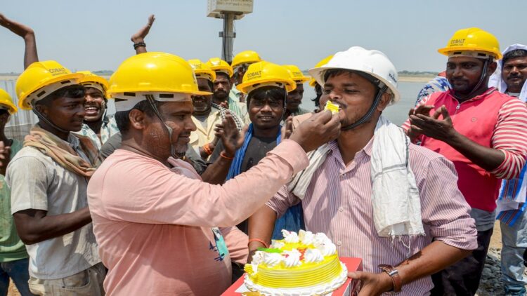 40 की उम्र पार श्रमिकों को बड़ी सौगात, हर साल होगा मुफ्त हेल्थ चेकअप, केंद्र सरकार की नई योजना