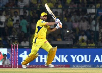 मैदान के बाद Tax भरने में भी MS Dhoni की बादशाहत, Bihar-Jharkhand में बने नंबर 1