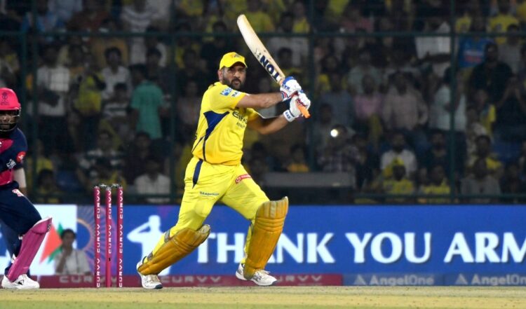 मैदान के बाद Tax भरने में भी MS Dhoni की बादशाहत, Bihar-Jharkhand में बने नंबर 1