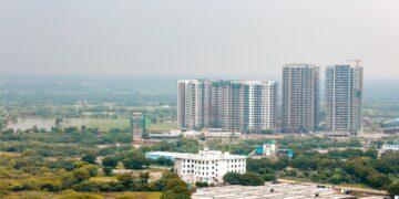 नोएडा में घर खरीदना हुआ और महंगा, प्राधिकरण ने 11% बढ़ाए संपत्तियों के दाम; जानिए नए रेट