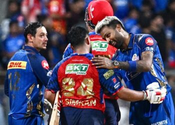 IPL Playoffs की रेस में पंजाब का अहम मुकाबला, क्या Mumbai Indians बिगाड़ेगी पूरा खेल?