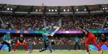 RCB vs LSG IPL Match: प्लेऑफ की उम्मीदों के लिए भिड़ेगी Bangalore, सम्मान बचाने उतरेगी Lucknow