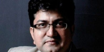 प्रसून जोशी बने प्रसार भारती के नए अध्यक्ष:केंद्र सरकार ने की नियुक्ति, रचनात्मक दुनिया के दिग्गज को मिली बड़ी जिम्मेदारी