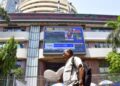 Stock Market Today: लाल निशान में खुला शेयर बाजार, इन शेयरों ने बड़ी गिरावट के साथ शुरू किया कारोबार