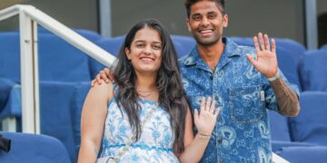 Team India के 'मिस्टर 360' Suryakumar Yadav बने पिता, पत्नी देविशा ने Baby Girl को दिया जन्म