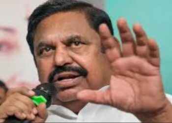 सीएम विजय को सपोर्ट करने की मिली सजा, AIADMK ने बागी विधायकों को पार्टी पद से हटाया