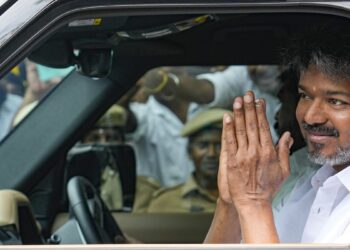 इन तीन पार्टियों के हाथों में थलापति विजय की TVK का भविष्य, DMK-AIADMK गठबंधन पर क्या है चर्चा? यहां जानें