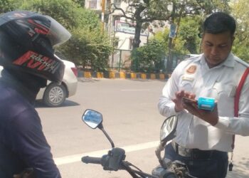 ट्रैफिक नियम तोड़ने पर सस्पेंड होगा ड्राइविंग लाइसेंस, दिल्ली में लागू हुए नए नियम- चेक करें डिटेल्स