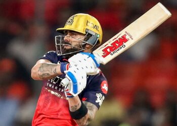 'Sixes तो सब मारते हैं', Virat Kohli ने युवा बल्लेबाज को दिया IPL में सफल होने का गुरुमंत्र