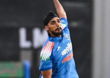 India vs Afghanistan ODI | 'भारत की जर्सी पहनते ही बदल जाते हैं अर्शदीप…', आईपीएल के खराब फॉर्म को भुलाकर चमके बाएं हाथ के पेसर, मनोज तिवारी ने की तारीफ