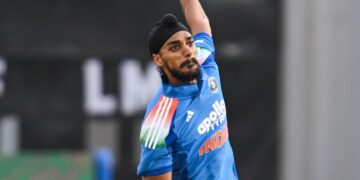 India vs Afghanistan ODI | 'भारत की जर्सी पहनते ही बदल जाते हैं अर्शदीप…', आईपीएल के खराब फॉर्म को भुलाकर चमके बाएं हाथ के पेसर, मनोज तिवारी ने की तारीफ