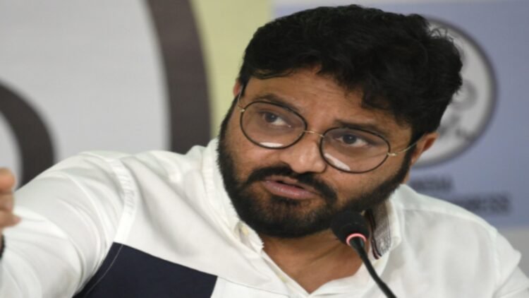 “मैं जहां हूं, वहीं हूं..” तृणमूल और बागी नेताओं की खींचतान के बीच बाबुल सुप्रियो का रहस्यमयी पोस्ट, जानें क्या लिखा