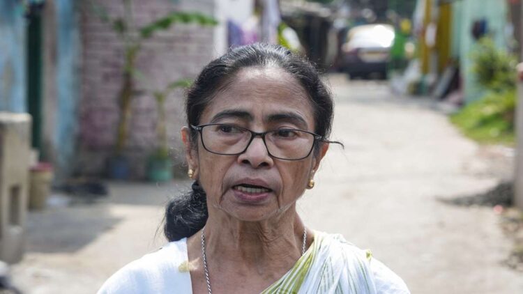 ममता बनर्जी के खिलाफ नई FIR, अमित शाह पर लगाया था गंभीर आरोप; बांग्लादेश तक मचा हंगामा
