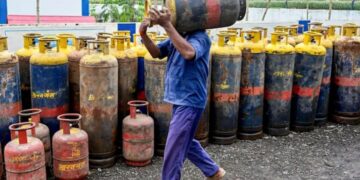 इंडस्ट्रियल और कमर्शियल LPG ग्राहकों के लिए बड़ी राहत, सरकार ने बल्क सप्लाई से भी हटाई पाबंदी