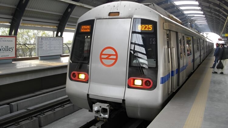 Delhi Metro Phase 4: अब नहीं झेलना पड़ेगा 2 घंटे का ट्रैफिक! 30 मिनट में पहुंचेंगे ऑफिस, जानिए कहां बन रहे नए मेट्रो स्टेशन