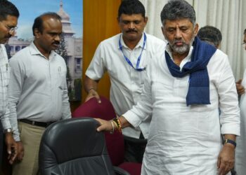 डीके शिवकुमार कैबिनेट का पहला खाका तैयार, कल CM के साथ ये 10 नेता ले सकते हैं मंत्री पद की शपथ