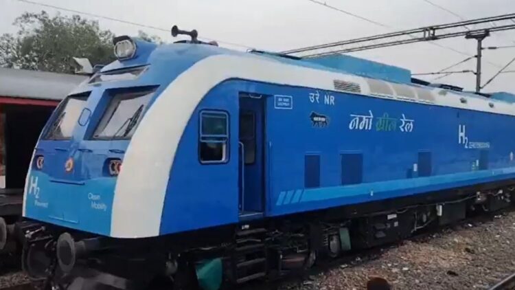 भारत की पहली हाइड्रोजन ट्रेन का फाइनल हाई-स्पीड ट्रायल हुआ सफल, 120 KM प्रति घंटे की रफ्तार से दौड़ी गाड़ी